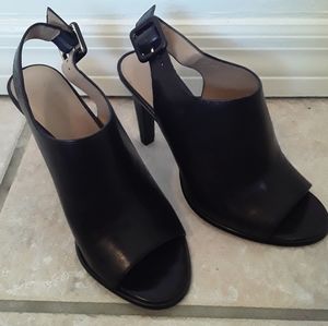 Banana Republic Heals